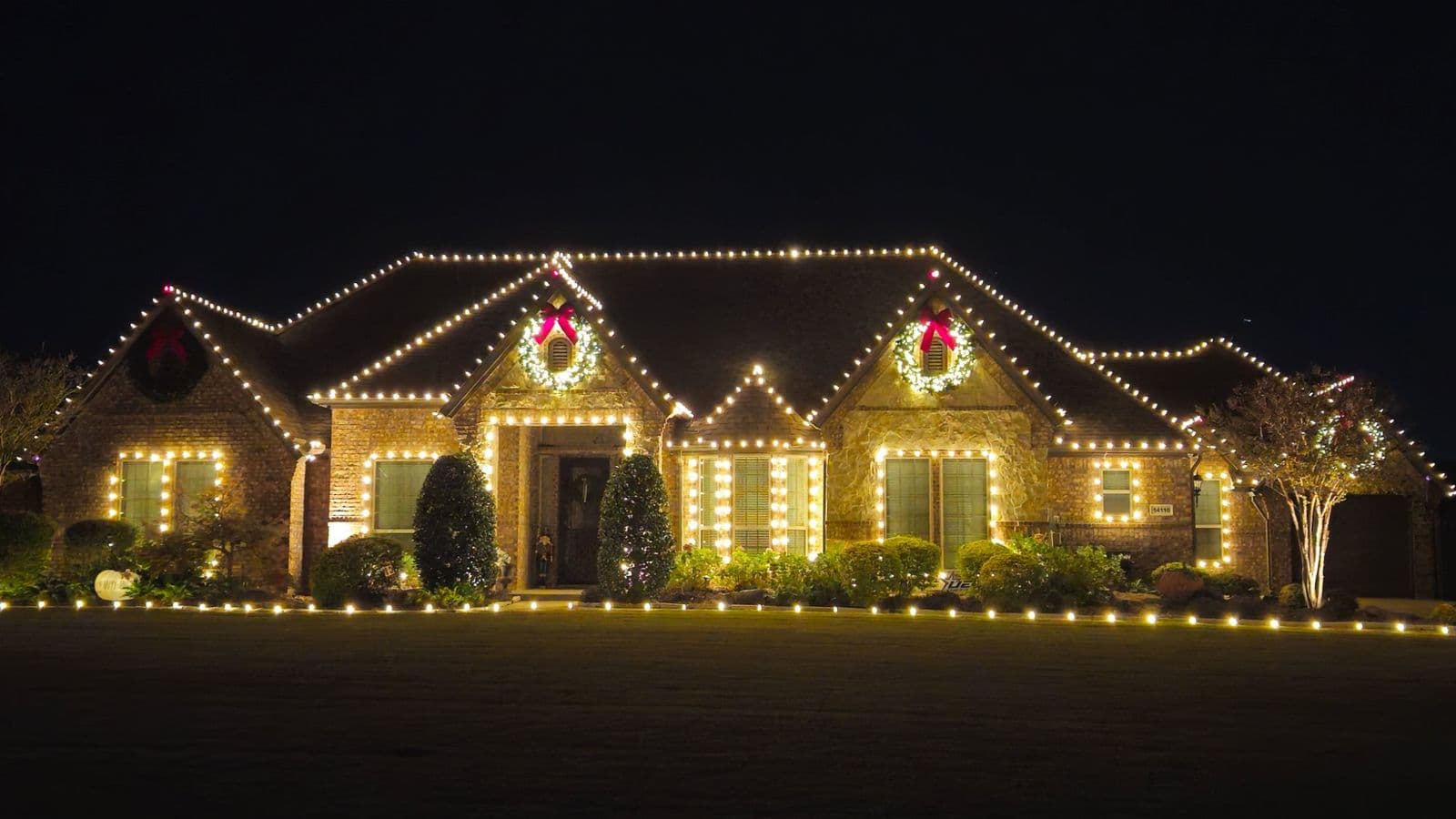 Roofline & Wreaths
